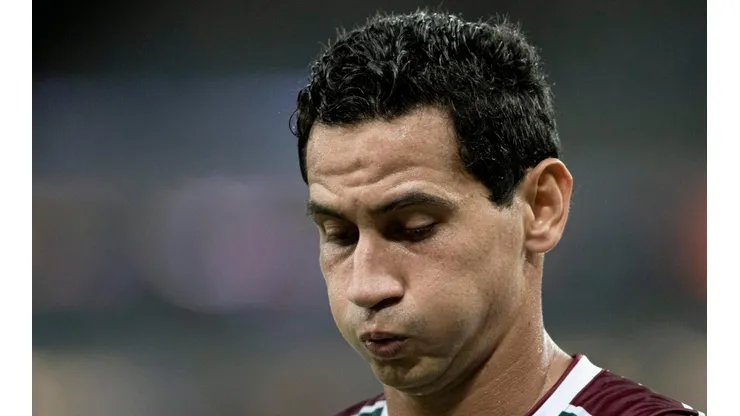 Ganso reclama de postura do Flu em derrota na Sul-Americana (Foto: Jorge Rodrigues/AGIF)
