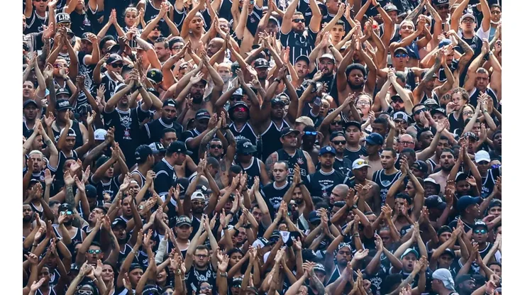 Torcida do Corinthians - (Foto: Marcello Zambrana/AGIF)