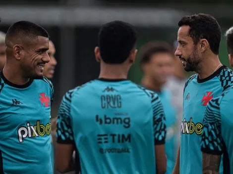 Após atitude lamentável, meia do Vasco se desculpa com técnico e companheiros