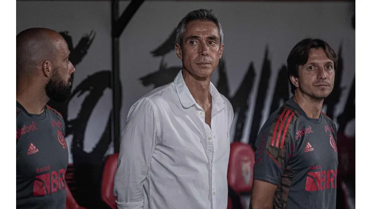 Paulo Sousa elogiou Arão após vitória contra o Talleres pela Libertadores (Foto: Heber Gomes/AGIF)