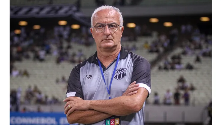 Dorival elogia atuação do Ceará na vitória contra o Palmeiras (Foto: Lucas Emanuel/AGIF)
