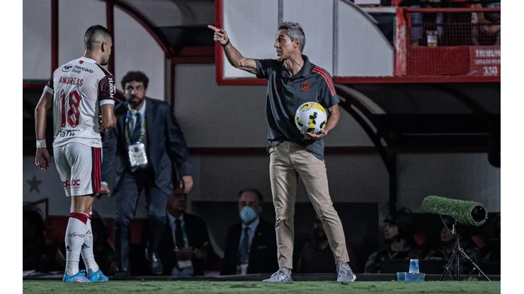 Paulo Sousa durante o duelo entre Flamengo e Atlético-GO (Foto: Heber Gomes/AGIF)