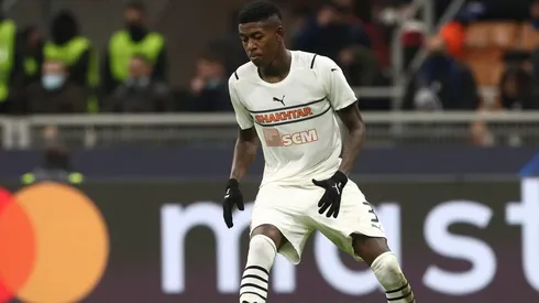 Vitão é apresentado em clube brasileiro (Foto: Marco Luzzani/Getty Images)