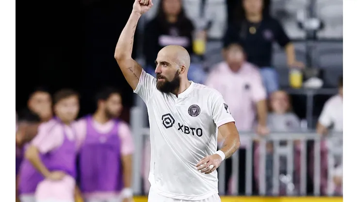 Pai de Gonzalo Higuaín falou sobre futuro profissional do filho