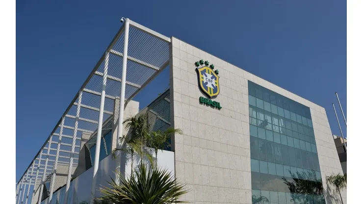 Vasco está impedido de inscrever jogadores por conta de dívida (Foto: Pedro Martins/AGIF)