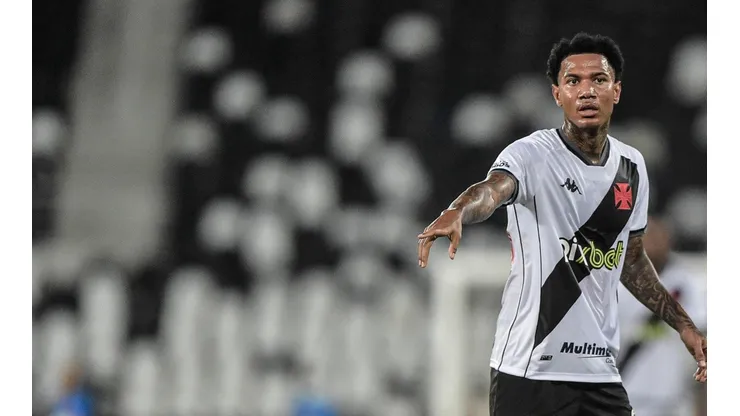 Zé Gabriel conta o que conversou com ex-companheiro de Inter, que deve chegar ao Vasco (Foto: Thiago Ribeiro/AGIF)
