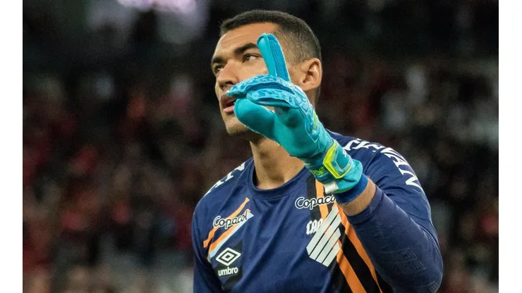 Santos sonha em jogar a Copa do Mundo após se transferir para o Flamengo (Foto: Robson Mafra/AGIF)