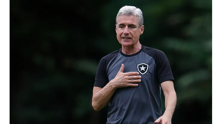 Luís Castro comandou Botafogo em jogo-treino contra o Volta Redonda (Foto: Vitor Silva/Botafogo)