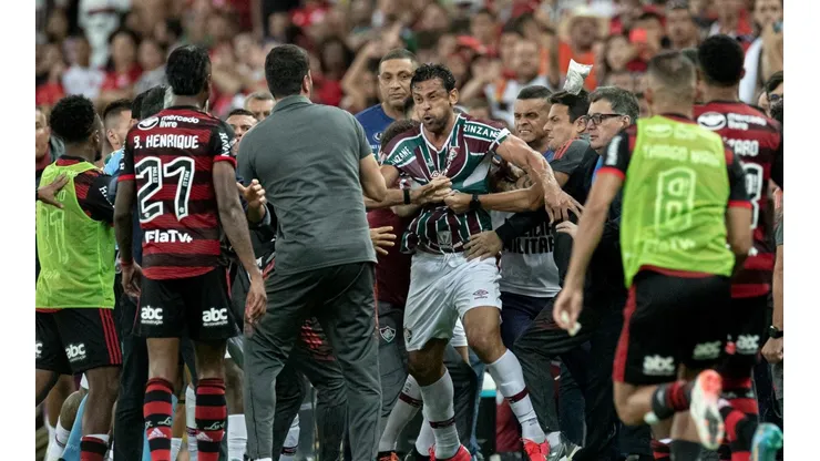 Nos minutos finais do Fla-Flu, Fred e Bruno Henrique se envolveram em confusão e foram expulsos (Foto: Jorge Rodrigues/AGIF)
