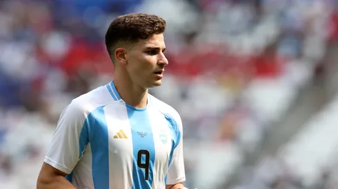 Julian Álvarez abriu o jogo (Foto: Claudio Villa/Getty Images)