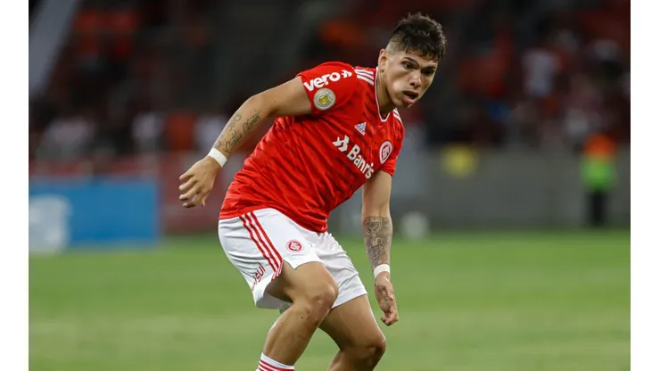 Palacios deve ser anunciado em breve por novo clube (Foto: Maxi Franzoi/AGIF)