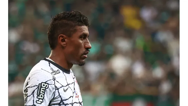 Paulinho está com salário atrasado no Corinthians