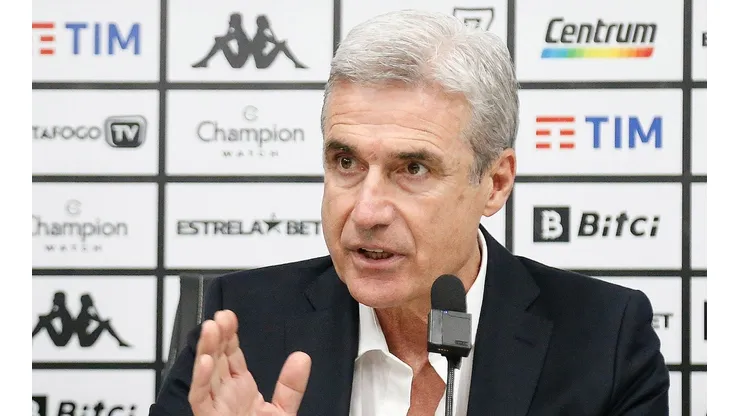 Luís Castro fala sobre planos para a temporada 2022 (Foto: Vitor Silva/Botafogo)