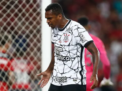 Jô pode deixar o Corinthians e disputar a Libertadores por outro clube brasileiro