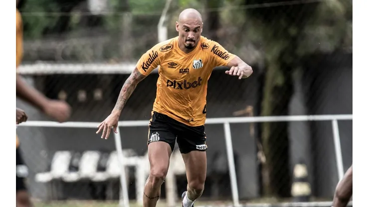 Maicon falou sobre os novos companheiros (Foto: Ivan Storti/Santos FC)