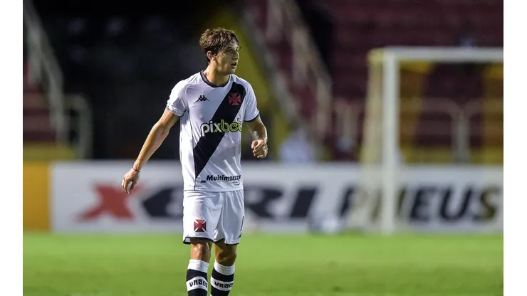 Galarza está próximo de trocar o Vasco pelo Coritiba (Foto: Thiago Ribeiro/AGIF)