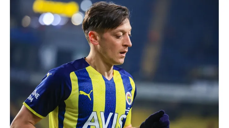 Fenerbahce v Altay - Super Lig