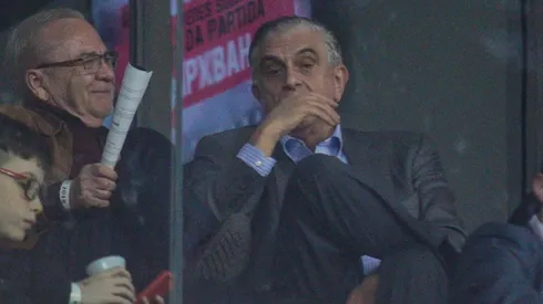 Mario Celso Petraglia dificulta saída de Santos para o Flamengo (Foto: Gabriel Machado/AGIF)