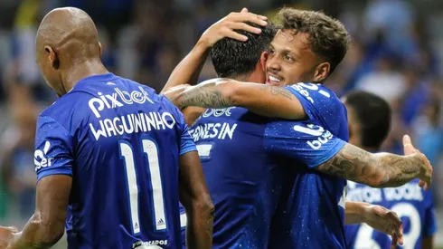 Botafogo fez proposta para tirar Daniel Junior do Cruzeiro (Foto: Fernando Moreno/AGIF)