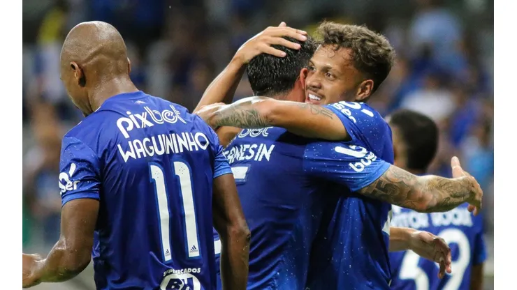 Botafogo fez proposta para tirar Daniel Junior do Cruzeiro (Foto: Fernando Moreno/AGIF)