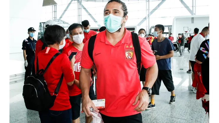 Guangzhou Evergrande F.C. Leaves For Dalian