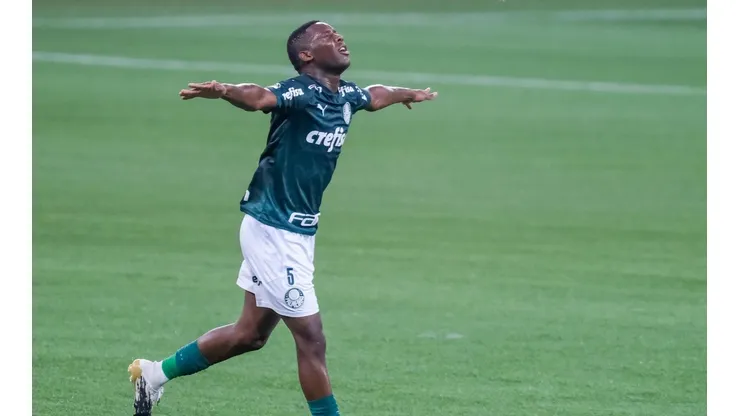 Patrick de Paula está a caminho para assinar com o Botafogo (Foto: Marcello Zambrana/AGIF)