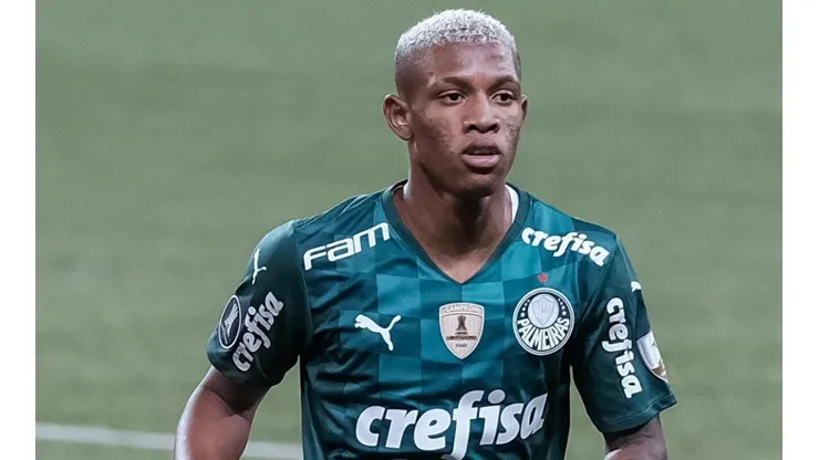 Danilo, volante do Palmeiras (Foto: Marcello Zambrana/AGIF)