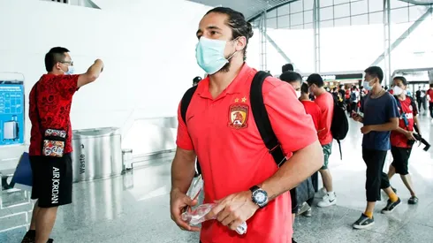 Guangzhou Evergrande F.C. Leaves For Dalian