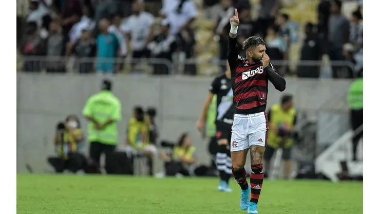 Flamengo sai na frente do Vasco na semifinal do Campeonato Carioca (Foto: Thiago Ribeiro/AGIF)