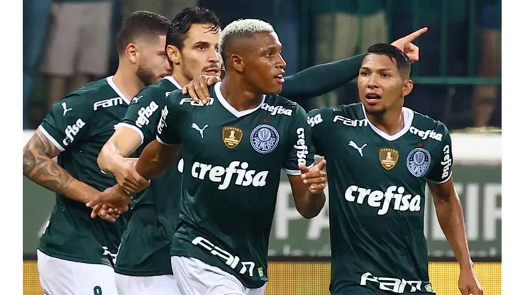 Danilo comemora o gol marcado contra o Corinthians (Foto: Marcello Zambrana/AGIF)