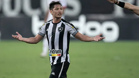 Luis Oyama foi um dos destaques do Botafogo em 2021