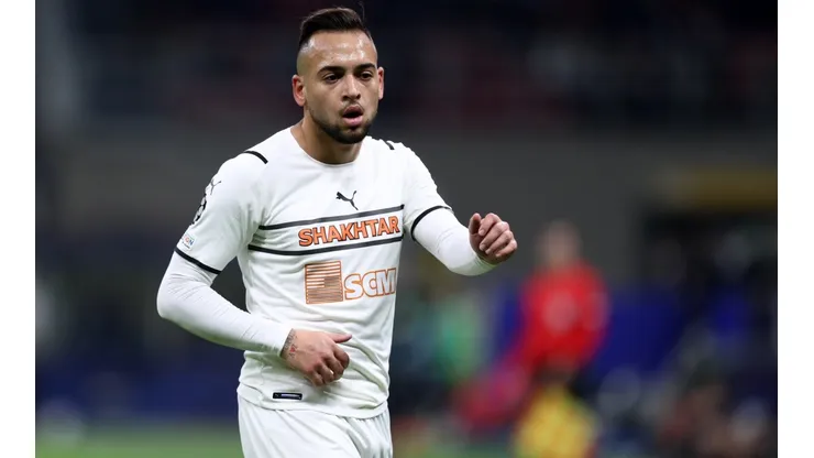 Maycon de Andrade of FC Shakhtar Donetsk looks on during