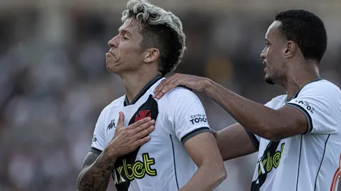 Nazário comemora belo gol marcado contra o Resende (Foto: Jorge Rodrigues/AGIF)