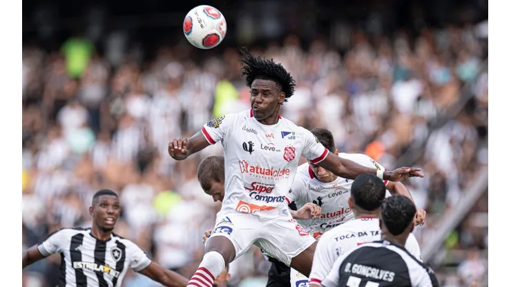 Lucas Oliveira deverá ser anunciado pelo Vasco nos próximos dias (Foto: Jorge Rodrigues/AGIF)