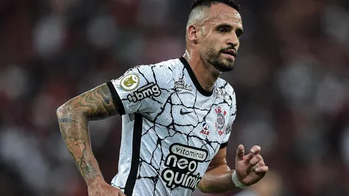 Renato Augusto, em campo pelo Corinthians (Foto: Thiago Ribeiro/AGIF)
