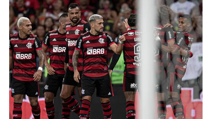 Jogadores do Flamengo comemoram gol (Foto: Jorge Rodrigues/AGIF)