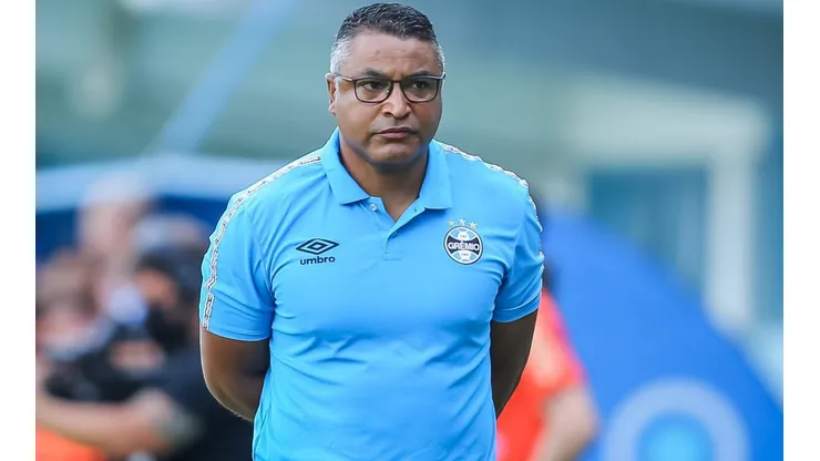 Roger Machado, treinador do Grêmio (Foto: Pedro H. Tesch/AGIF)