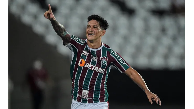 Cano marca duas vezes e ajuda o Fluminense a vencer o Olimpia por 3 a 1 (Foto: Thiago Ribeiro/AGIF)
