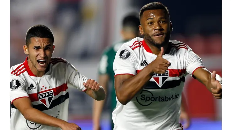 Luan comemora gol diante do Palmeiras, pela Copa Libertadores (Foto: Getty Images)