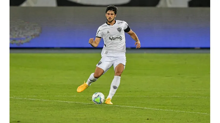 Igor Rabello fala sobre o possível retorno de Junior Alonso (Foto: Thiago Ribeiro/AGIF)