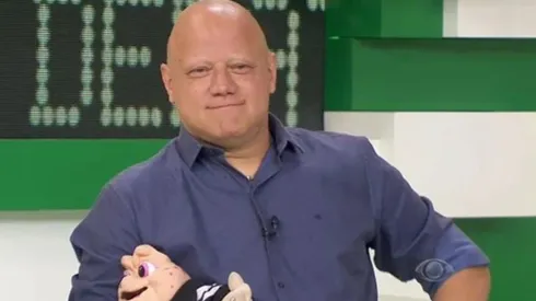 Ronaldo Giovanelli afirma que dois clubes do Brasil são favorecidos com pênaltis: "Se cair uma chuva forte, pênalti para eles"