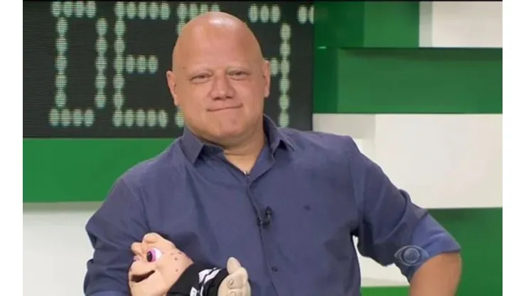 Ronaldo Giovanelli afirma que dois clubes do Brasil são favorecidos com pênaltis: "Se cair uma chuva forte, pênalti para eles"