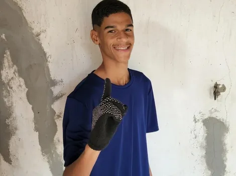 Luva de Pedreiro recebe proposta de clube para atuar no futebol profissional