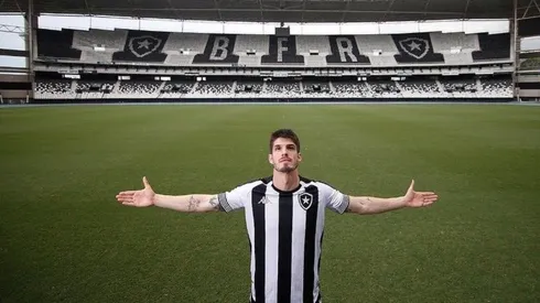 Piazon é anunciado como novo reforço do Botafogo (Foto: Vitor Silva / Botafogo)