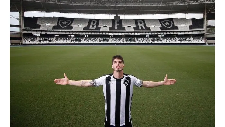 Piazon é anunciado como novo reforço do Botafogo (Foto: Vitor Silva / Botafogo)