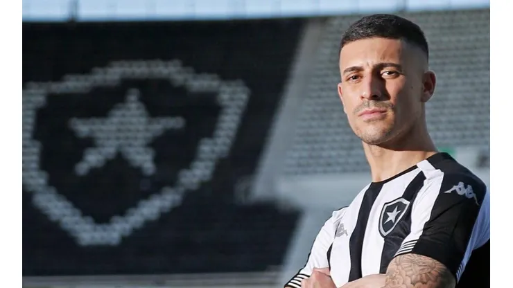 Botafogo anuncia a primeira contratação na Era John Textor (Foto: Vitor Silva / Botafogo)