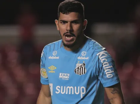 Vai sair? Especulado no Flamengo, empresário de João Paulo se reúne com presidente do Santos