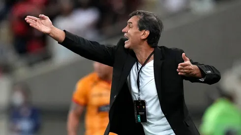 Fabián Bustos é o novo treinador do Santos