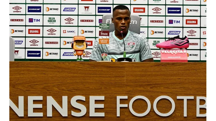 Arias elogia Abel, mas diz trabalhar para ganhar vaga de titular (Foto: MAILSON SANTANA/FLUMINENSE FC)