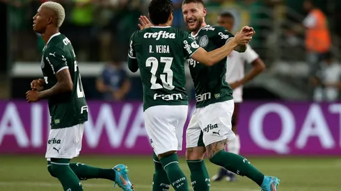 Zé Rafael comemora com os companheiros o título da Recopa (Foto: Getty Images)